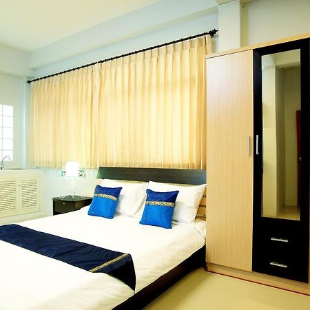 Smile Inn Bangkok Bagian luar foto