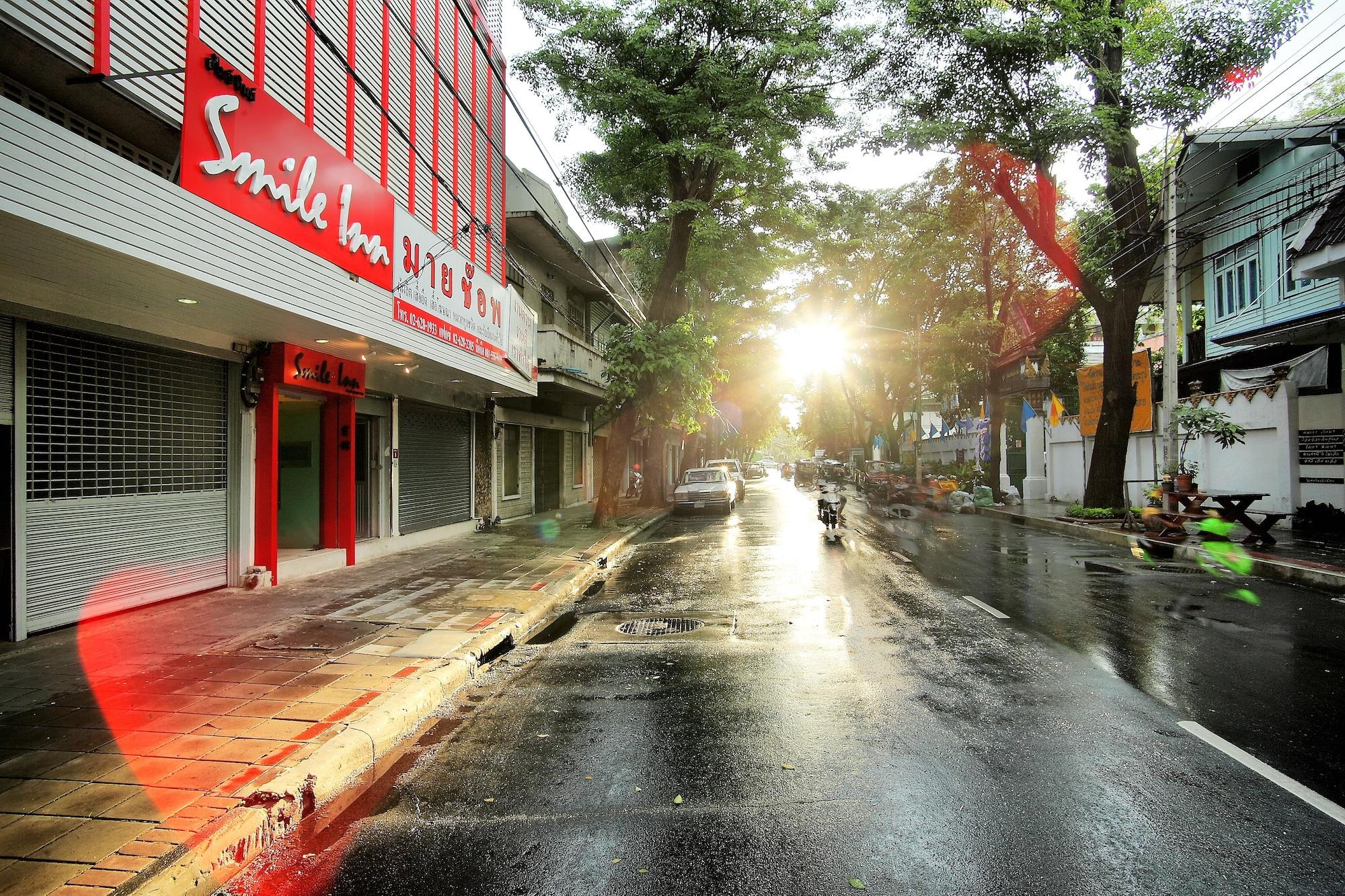 Smile Inn Bangkok Bagian luar foto