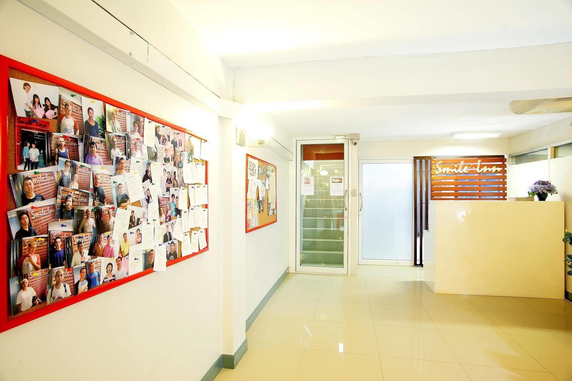 Smile Inn Bangkok Bagian luar foto