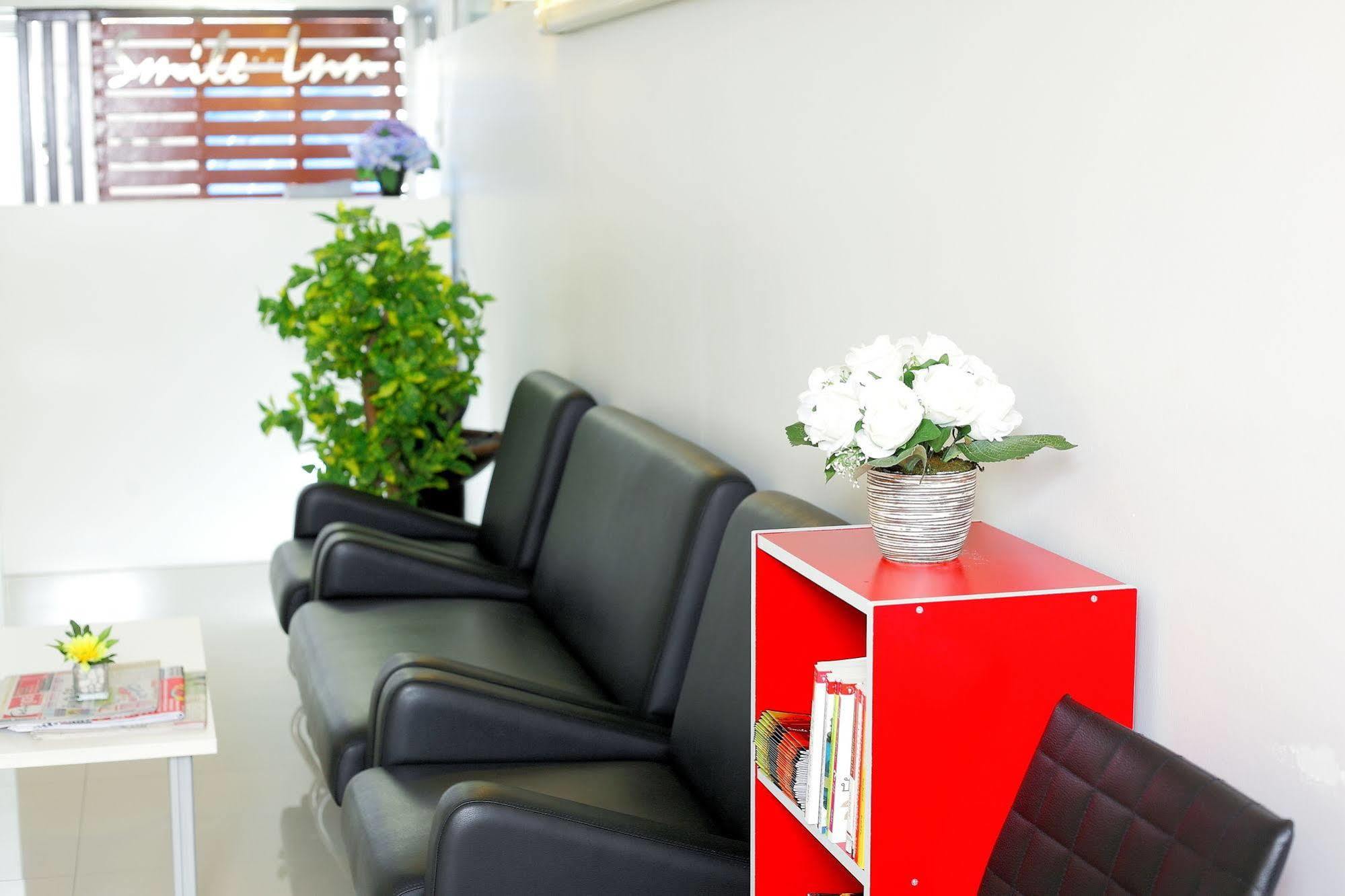 Smile Inn Bangkok Bagian luar foto