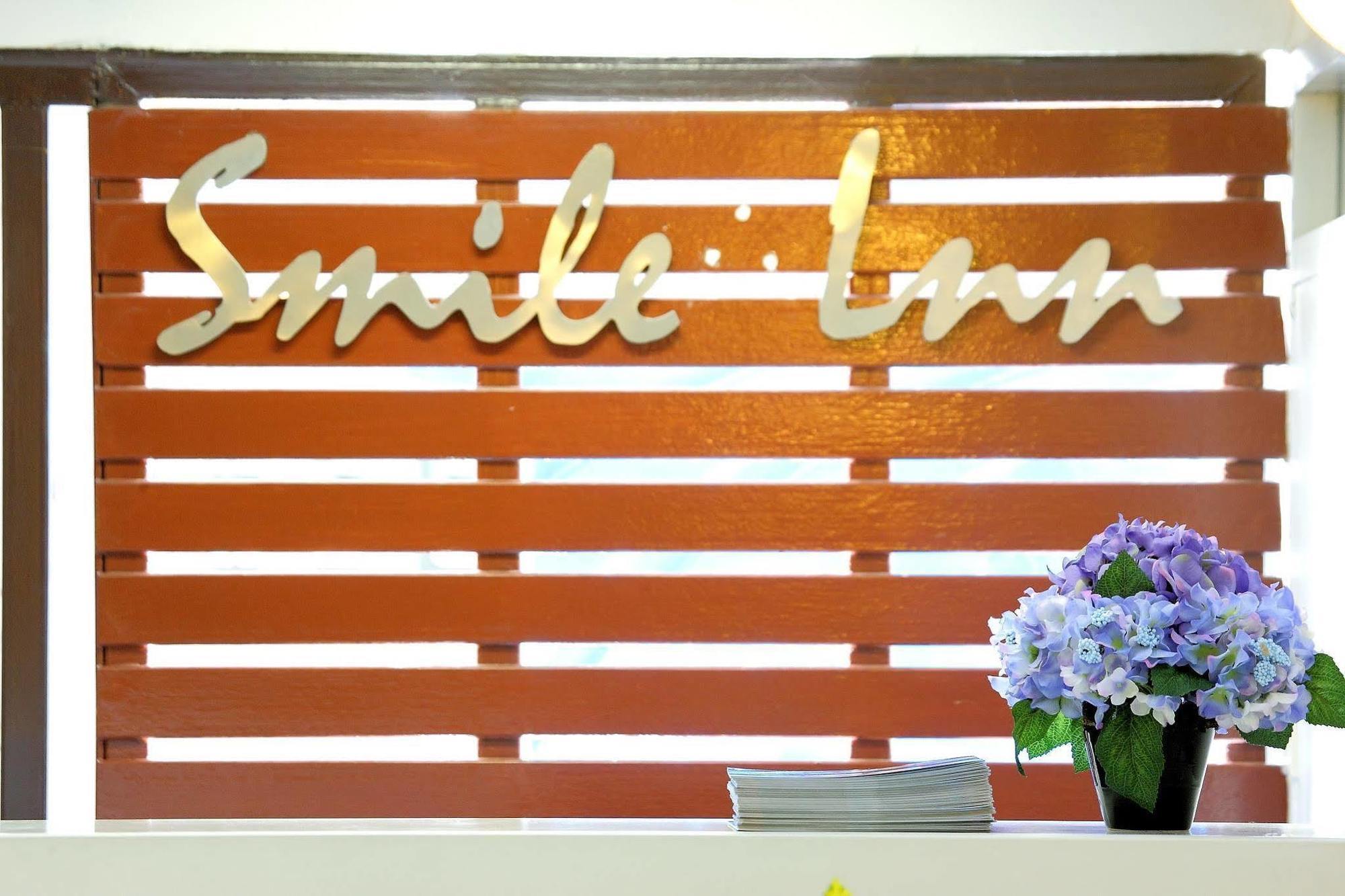 Smile Inn Bangkok Bagian luar foto